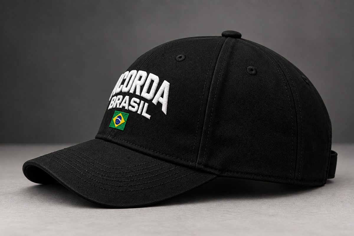 Boné Acorda Brasil de lado, mostrando a aba e a copa